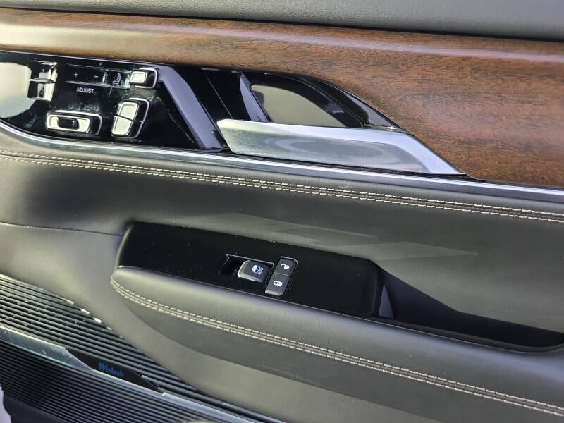 2022 Jeep Grand Wagoneer Series II