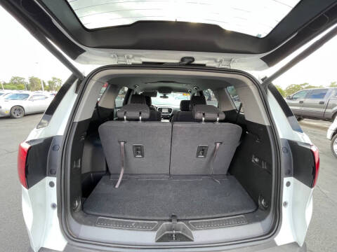 2017 GMC Acadia SLE-2