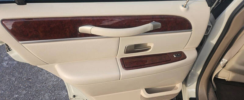 2004 Lincoln Town Car Ultimate