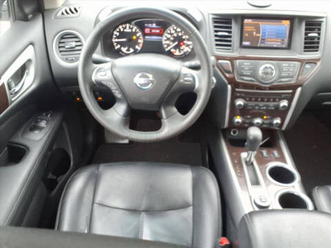 2016 Nissan Pathfinder SL