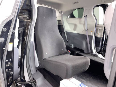 2023 Toyota Sienna LE 8-Passenger