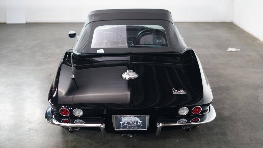 1966 Chevrolet Corvette 30