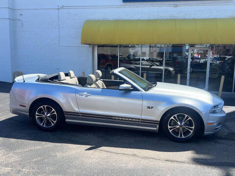 2014 Ford Mustang V6
