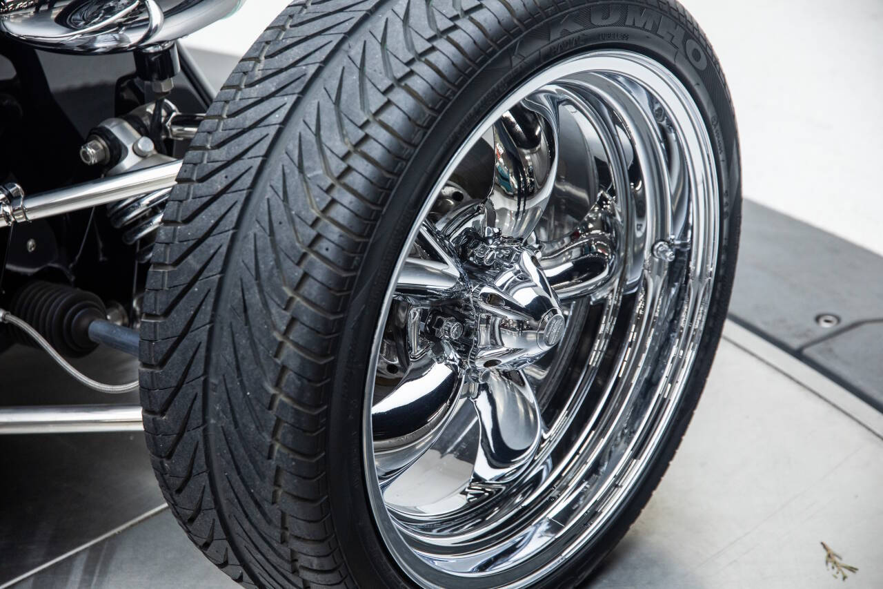 1933 Ford Model 40 30