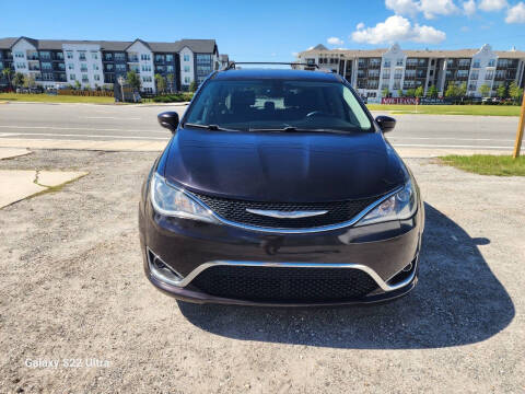 2017 Chrysler Pacifica Touring-L Plus