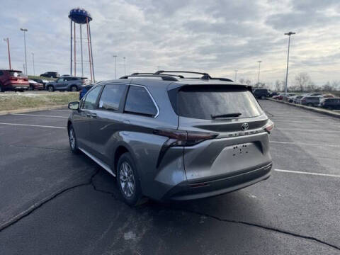 2026 Toyota Sienna LE 8-Passenger
