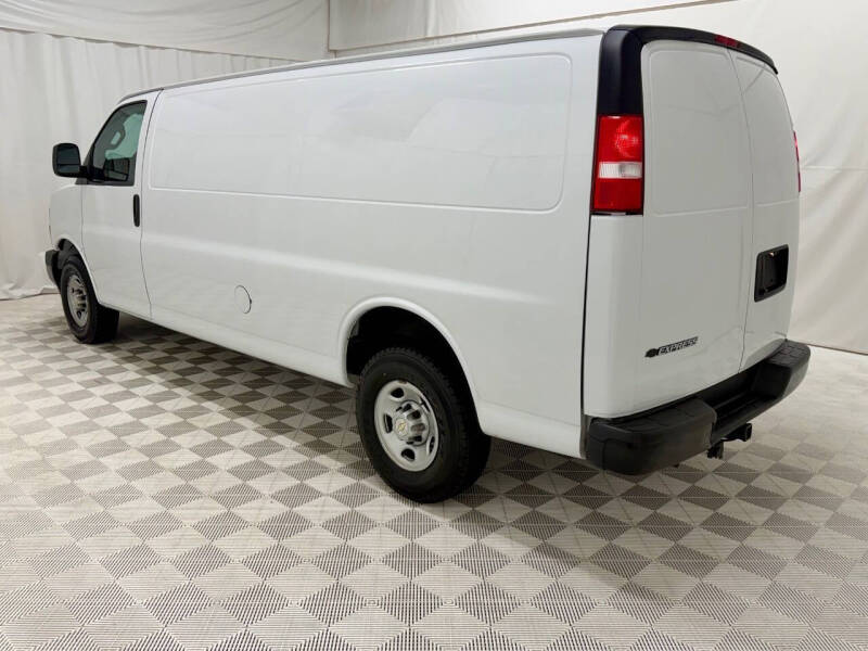 2022 Chevrolet Express 3500