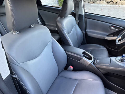 2014 Toyota Prius Five