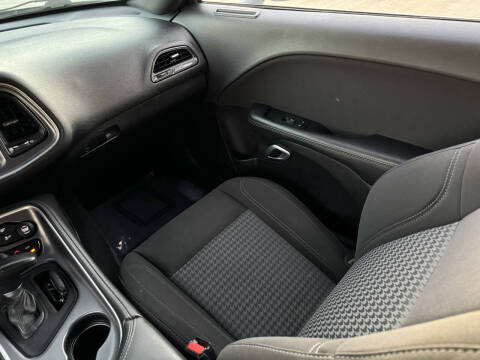 2020 Dodge Challenger SXT