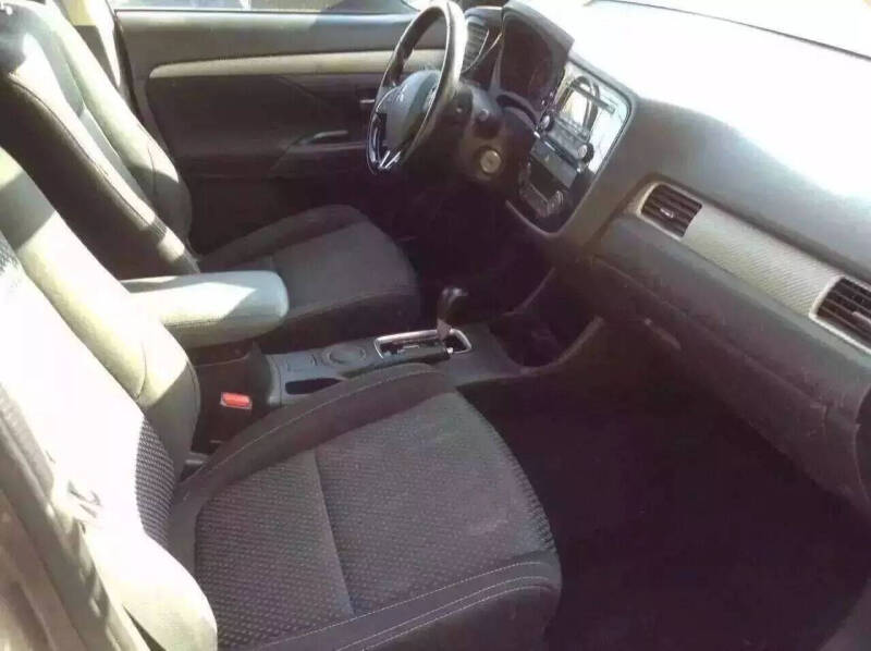 2016 Mitsubishi Outlander ES