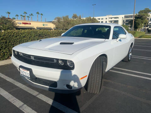 2015 Dodge Challenger for sale at Fiesta Motors in Winnetka CA