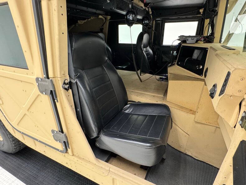 2005 AM General Hummer