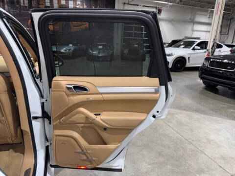 2013 Porsche Cayenne GTS