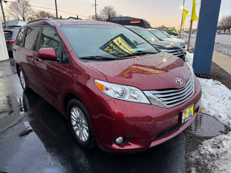 2015 Toyota Sienna XLE 8-Passenger