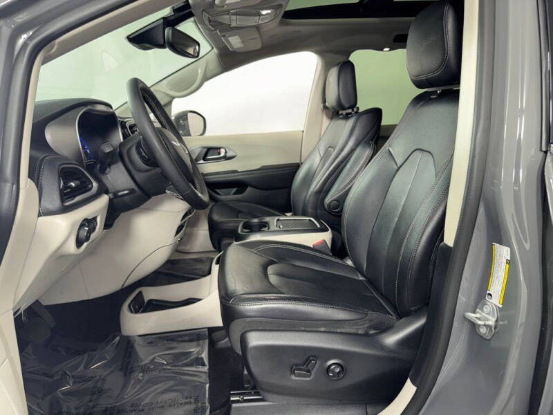 2022 Chrysler Pacifica Touring L