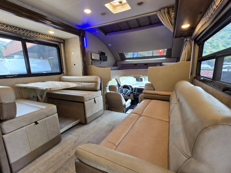 2020 Thor Motor Coach Omni