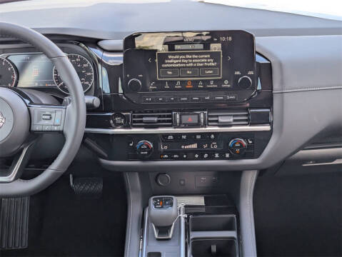 2025 Nissan Pathfinder SL