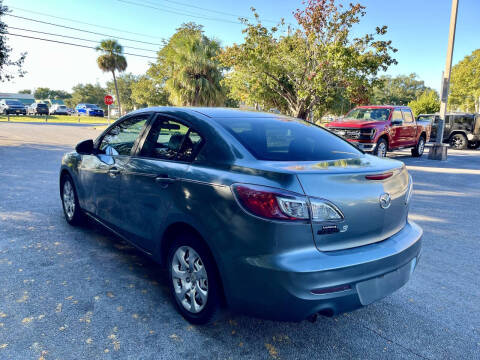 2013 Mazda MAZDA3 i SV
