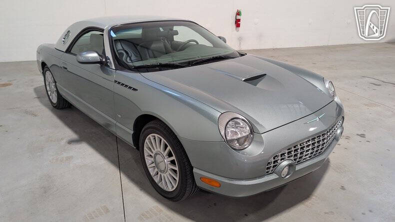 2004 Ford Thunderbird