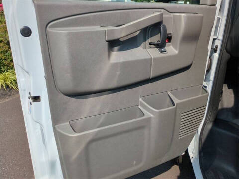 2025 Chevrolet Express 3500