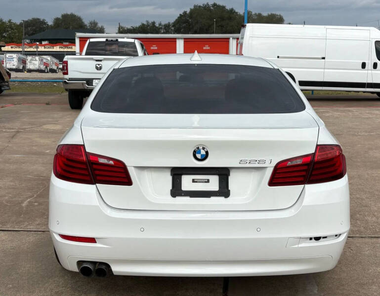 2015 BMW 5 Series 528i