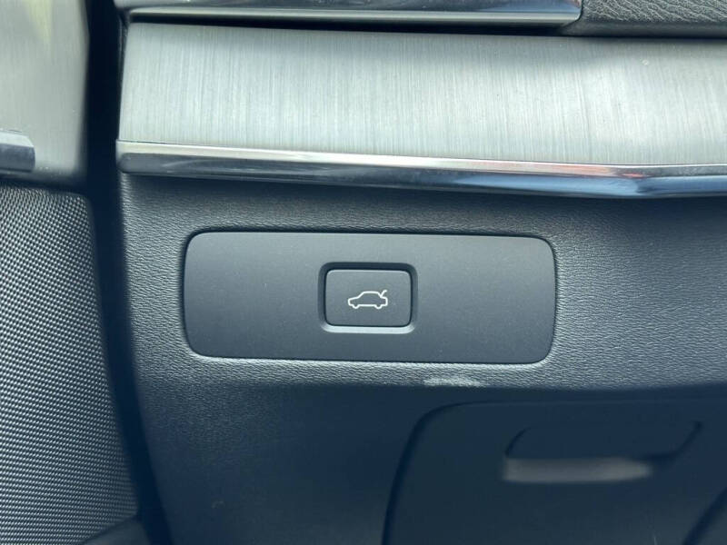 2023 Volvo XC90 B5 Core