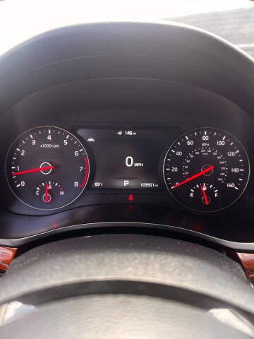 2017 Kia Cadenza Technology