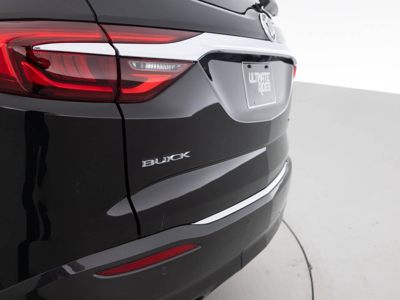 Used Car 2018 Buick Enclave  Essence 4x4 4dr Crossover For Sale Under $15,000 In Coal City, Illinois