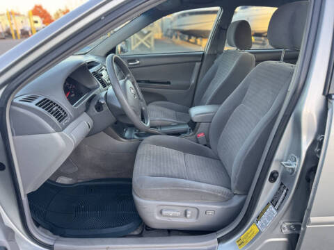 2005 Toyota Camry LE V6