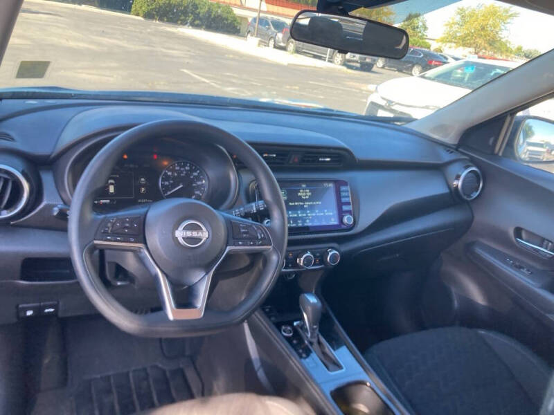 2024 Nissan Kicks SV