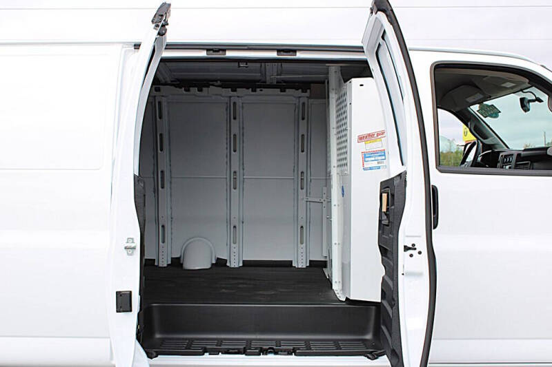 2025 GMC Savana 2500