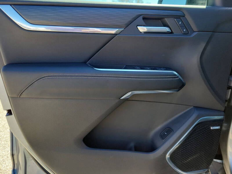 2024 GMC Acadia Elevation