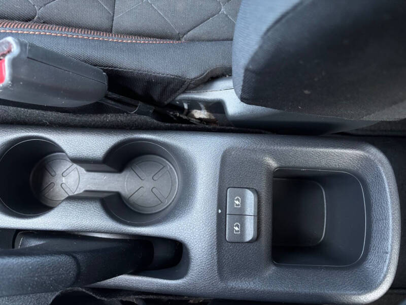 2018 Nissan Kicks SR