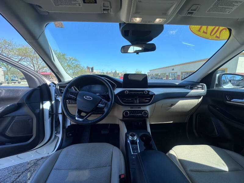 2021 Ford Escape SEL