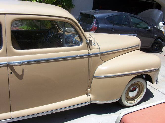 1948 Ford Deluxe