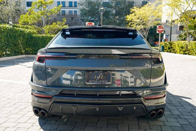 2023 Lamborghini Urus Performante