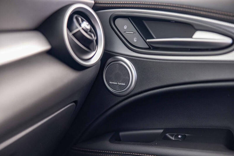 2025 Alfa Romeo Stelvio