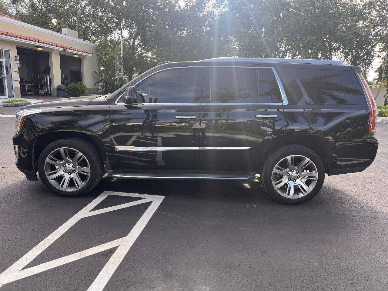 2015 CADILLAC Escalade SUV / Crossover - $19,850