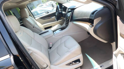 2018 Cadillac Escalade Luxury