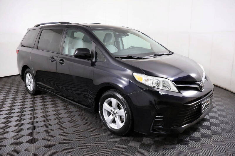 2019 Toyota Sienna LE Mobility 7-Passenger
