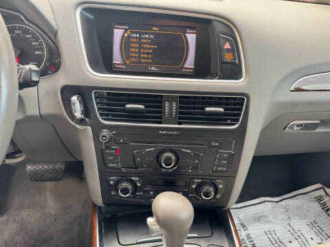 2011 Audi Q5 2.0T quattro Premium Plus