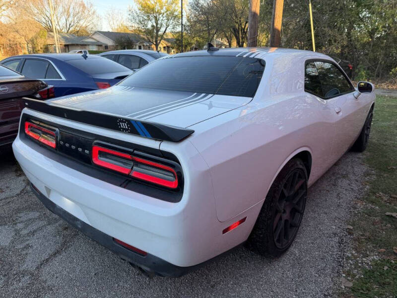 2016 Dodge Challenger R/T Shaker