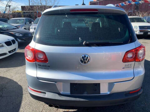 2011 Volkswagen Tiguan SEL 4Motion