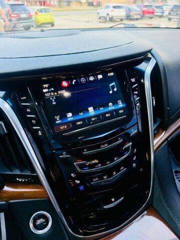 2017 Cadillac Escalade Standard
