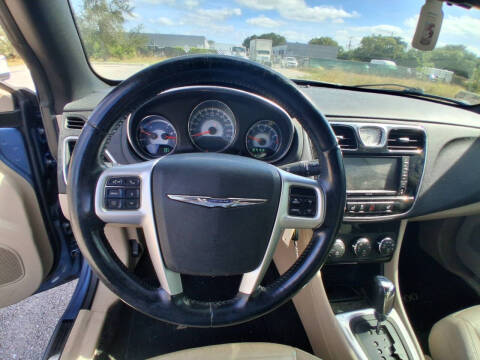 2011 Chrysler 200 Limited