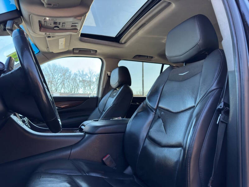 2018 Cadillac Escalade ESV Luxury