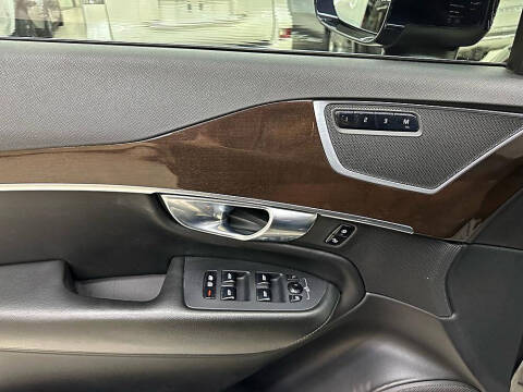 2019 Volvo XC90 T5 Momentum