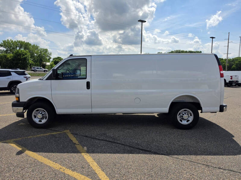 2025 Chevrolet Express 3500