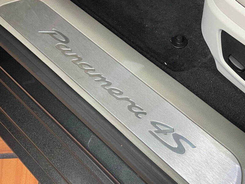 2022 Porsche Panamera 4S E-Hybrid