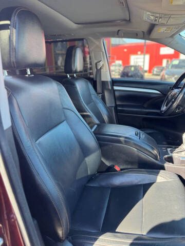 2017 Toyota Highlander SE